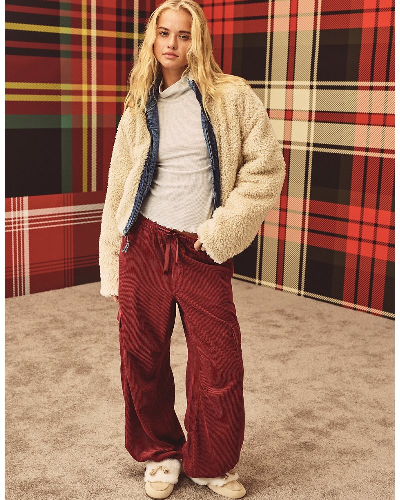 AE Low-Rise Cozy Corduroy Cargo Pant